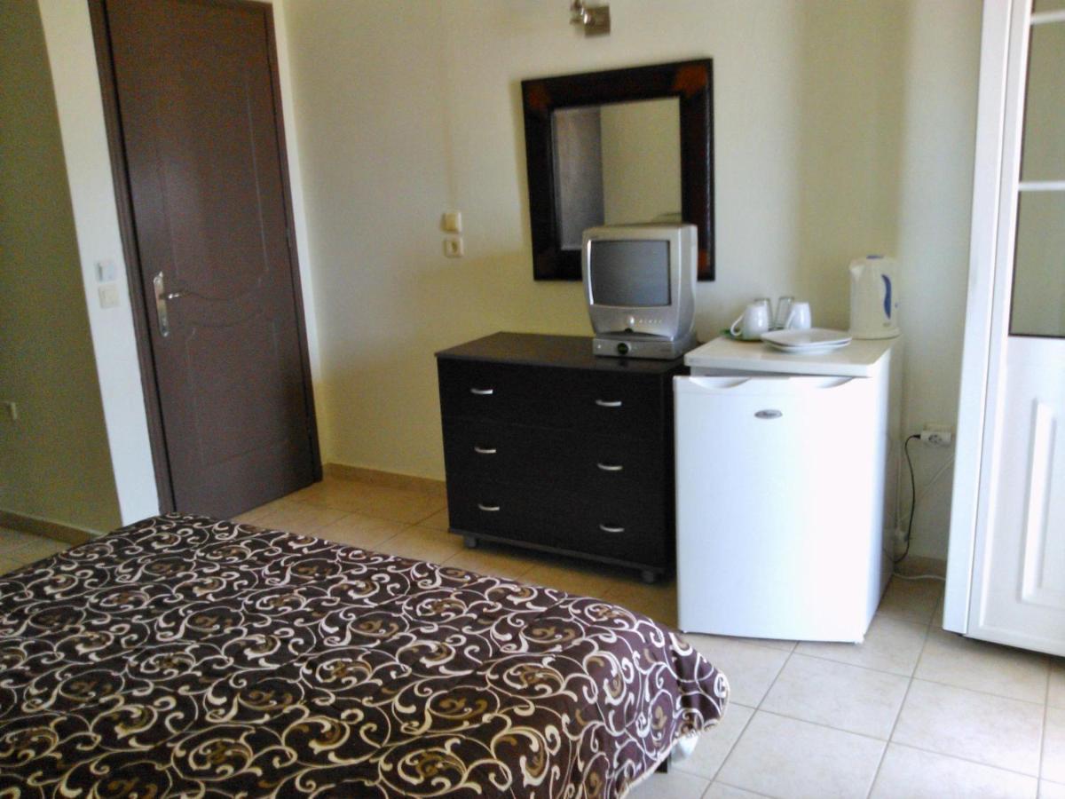 Niriides Apartments Asos Habitación foto