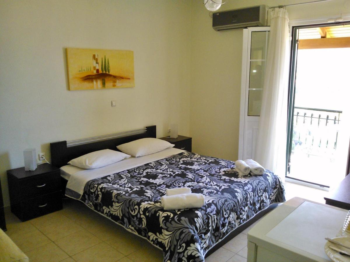 Niriides Apartments Asos Habitación foto