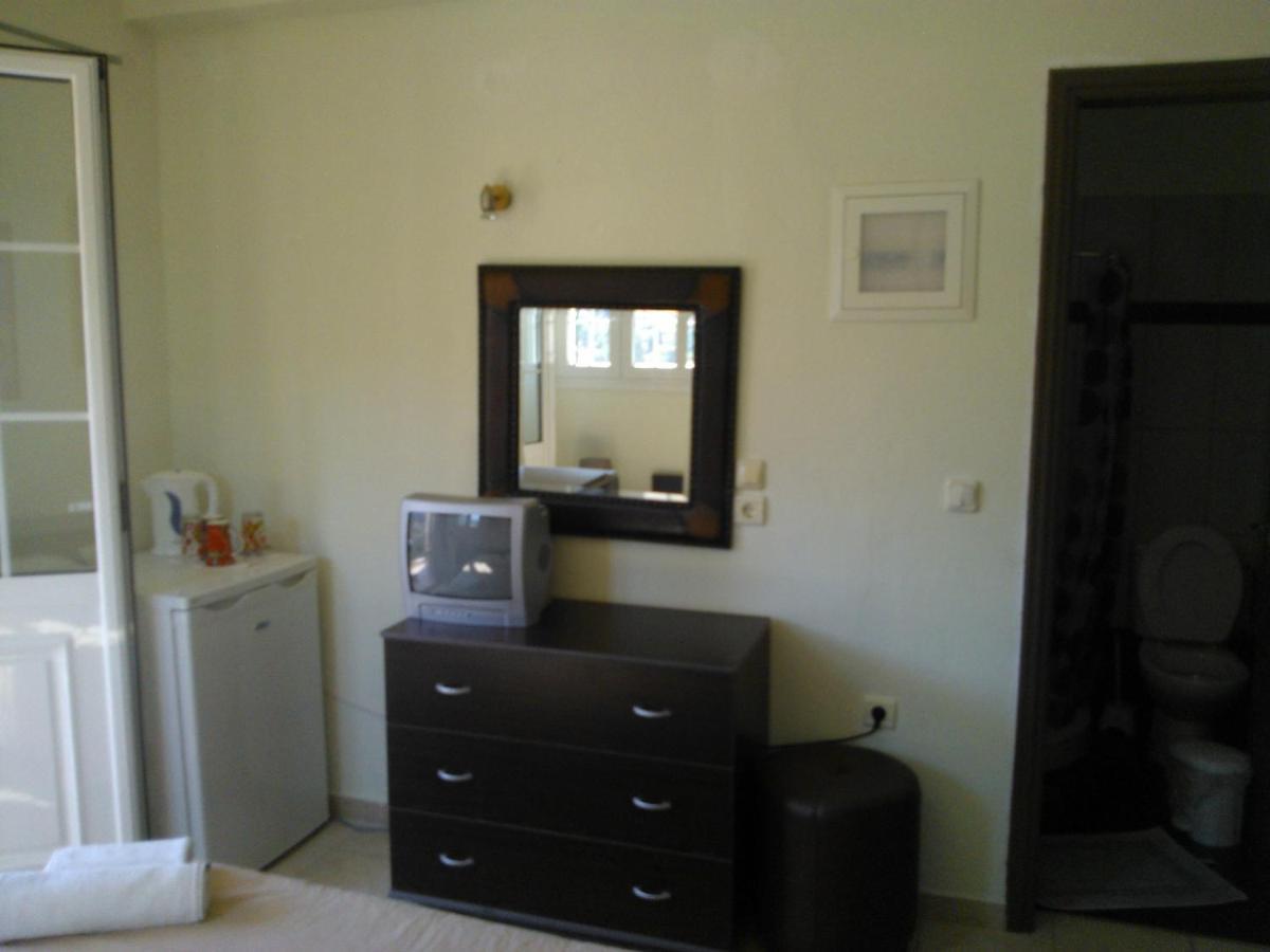 Niriides Apartments Asos Habitación foto